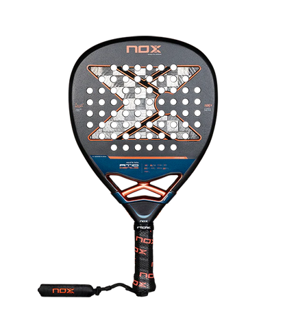 Pala NOX AT10 Genius Attack 18K 2025 Agustín Tapia